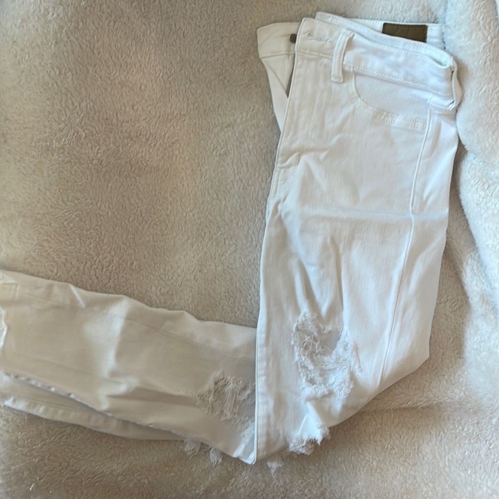 american eagle white ripped skinny jeans